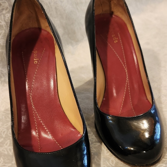 Kate Spade Classic Round Toe Chunky Heel Black Patent Leather Pump - Picture 8 of 8
